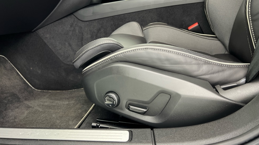 Used Volvo V60 2020 for sale - 76025309: Photo 53