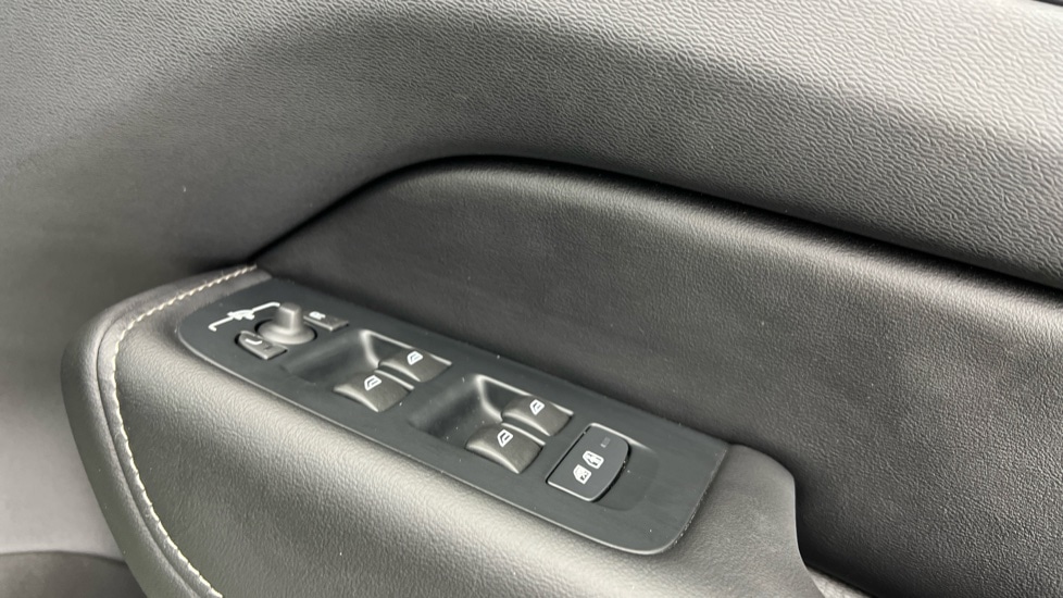 Used Volvo XC60 2025 for sale - 76580036: Photo 24