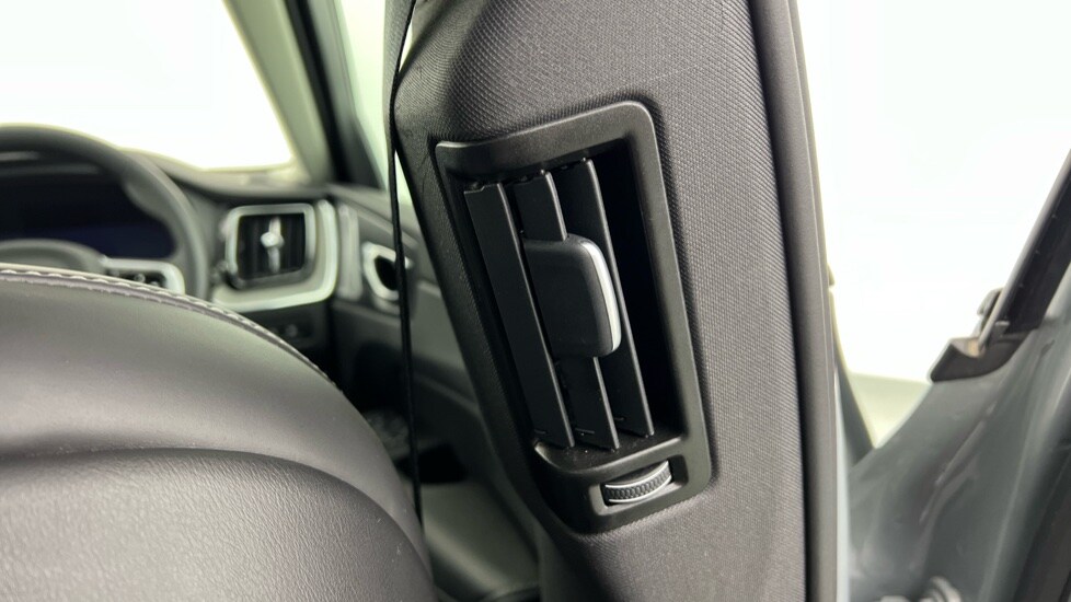 Used Volvo XC60 2025 for sale - 76580036: Photo 39