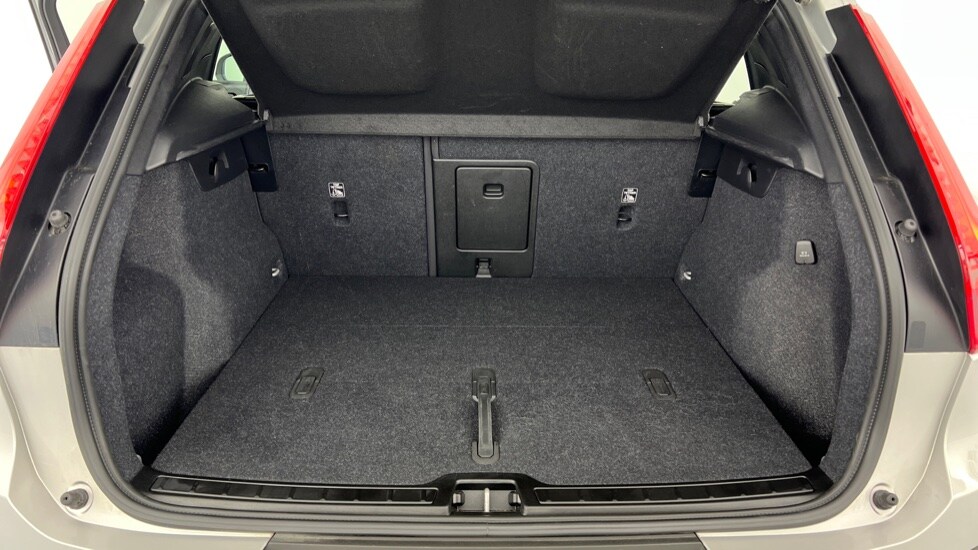 Used Volvo XC40 2023 for sale - 77848026: Photo 17