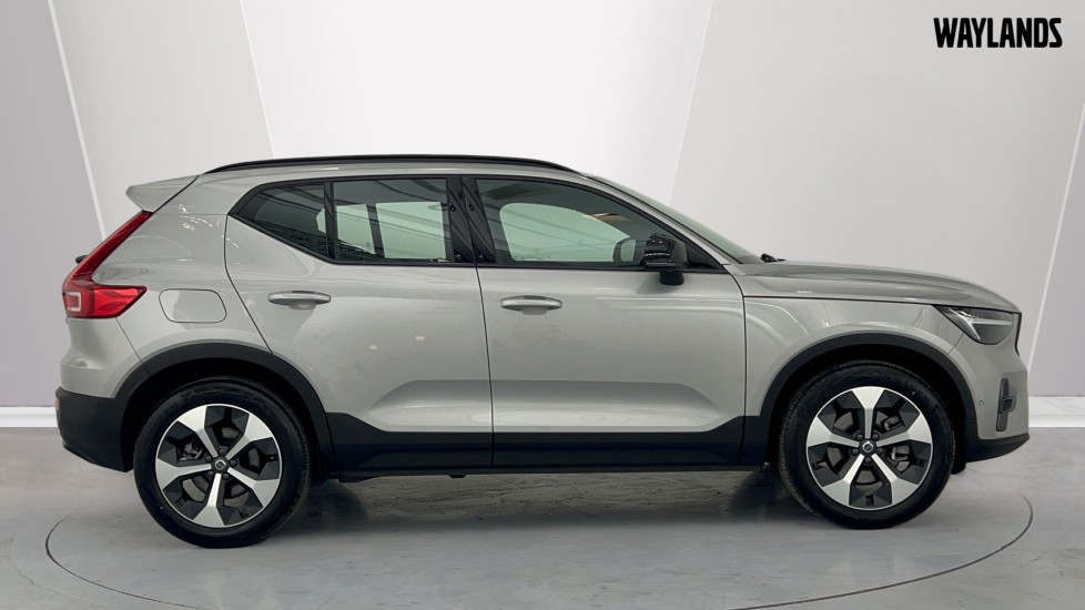 Used Volvo XC40 2023 for sale - 77848026: Photo 3