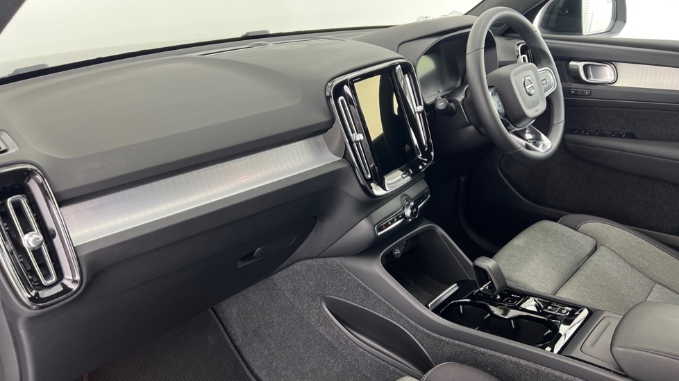 Used Volvo XC40 2023 for sale - 77848026: Photo 4