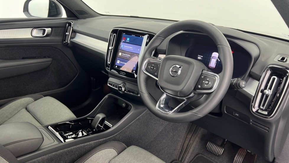 Used Volvo XC40 2023 for sale - 77848026: Photo 5