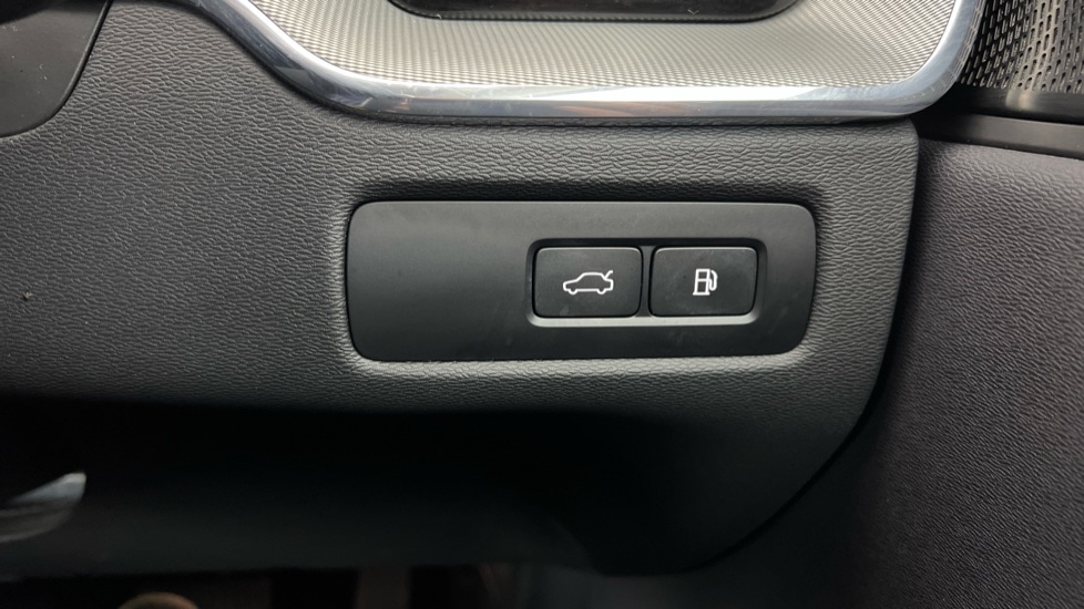 Used Volvo XC60 2023 for sale - 77160733: Photo 53