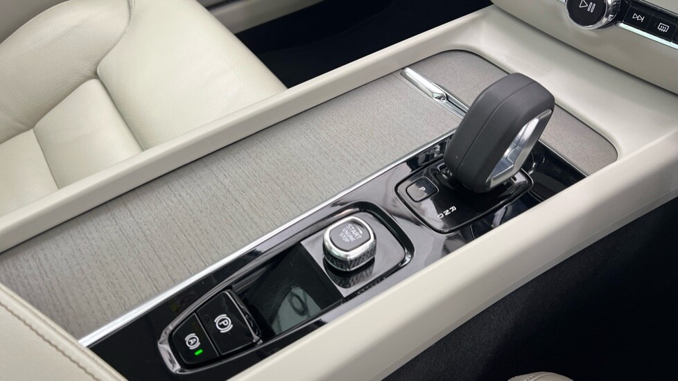 Used Volvo V60 2022 for sale - 77771144: Photo 25