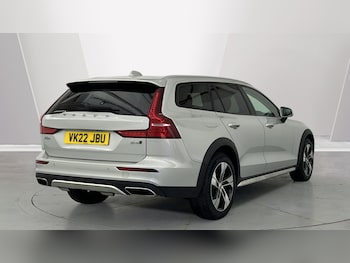 Used Volvo V60 2022 for sale - 77771144: Photo