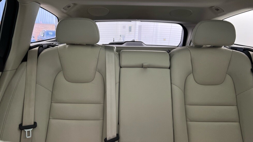 Used Volvo V60 2022 for sale - 77771144: Photo 37