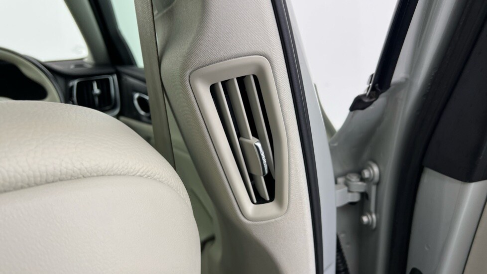 Used Volvo V60 2022 for sale - 77771144: Photo 39