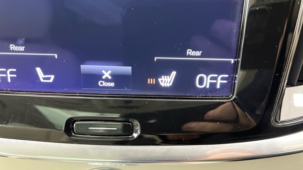 Used Volvo V60 2022 for sale - 77771144: Photo 46