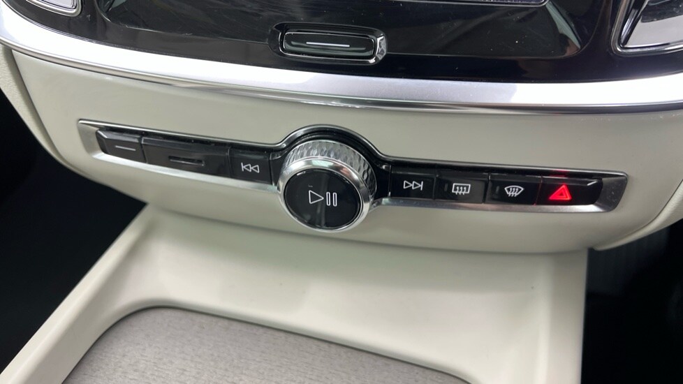 Used Volvo V60 2022 for sale - 77771144: Photo 47