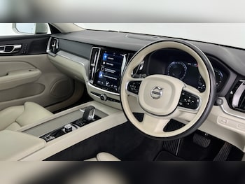 Used Volvo V60 2022 for sale - 77771144: Photo