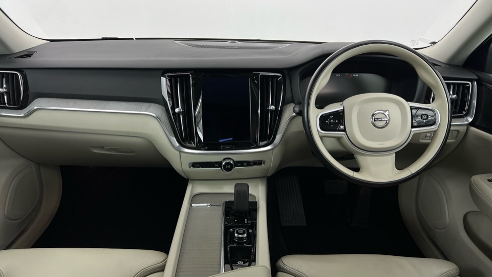 Used Volvo V60 2022 for sale - 77771144: Photo 5