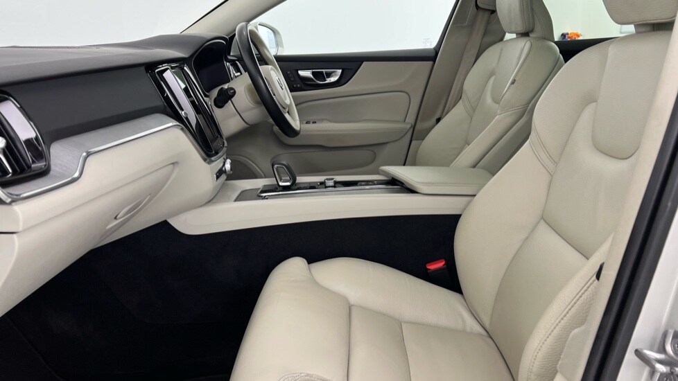 Used Volvo V60 2022 for sale - 77771144: Photo 58