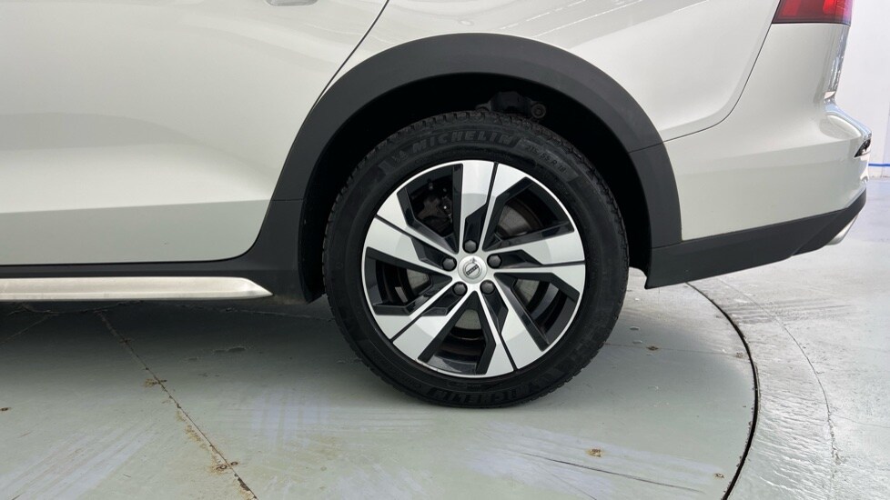 Used Volvo V60 2022 for sale - 77771144: Photo 59