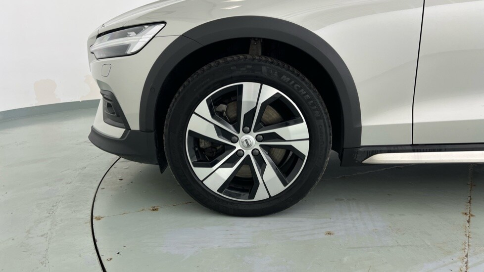 Used Volvo V60 2022 for sale - 77771144: Photo 60