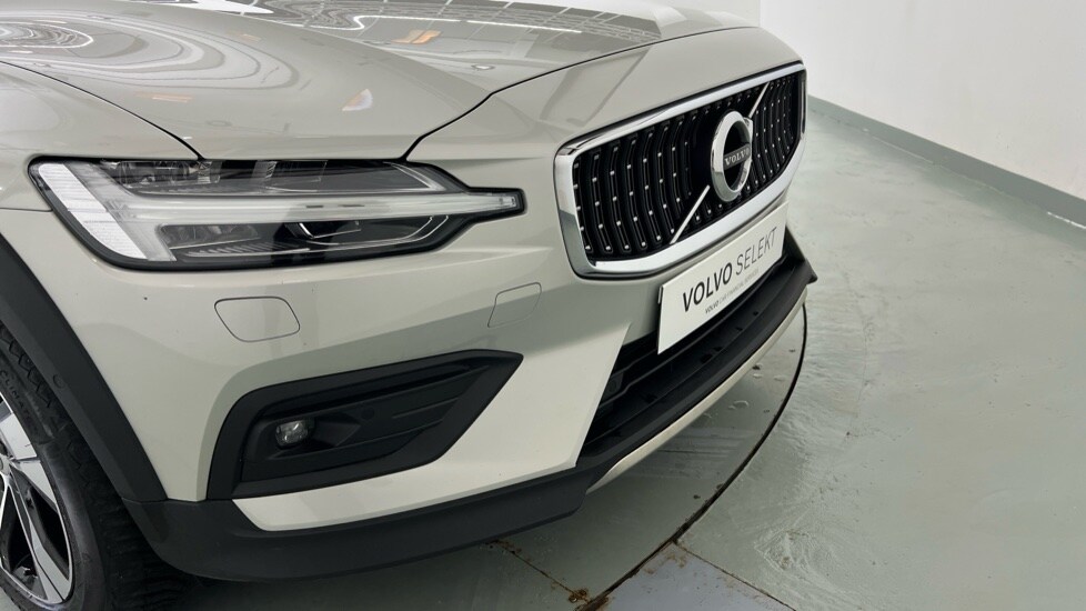 Used Volvo V60 2022 for sale - 77771144: Photo 61