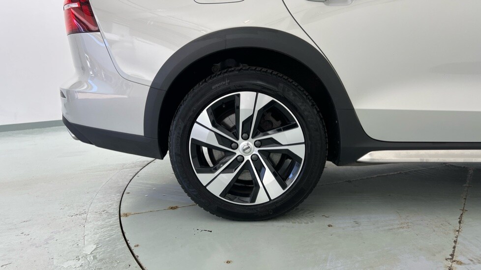 Used Volvo V60 2022 for sale - 77771144: Photo 9