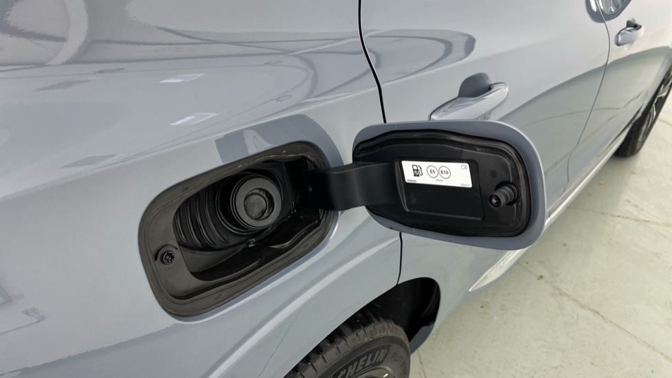 Used Volvo XC60 2023 for sale - 76773130: Photo 16