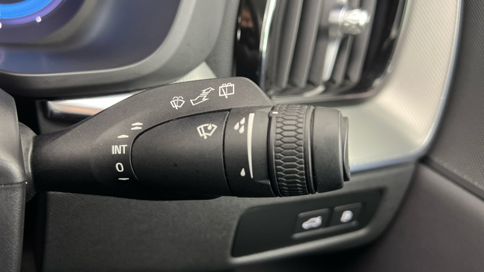 Used Volvo XC60 2023 for sale - 76773130: Photo 23