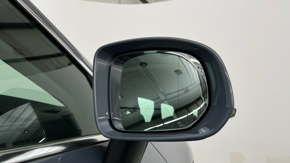 Used Volvo XC60 2023 for sale - 76773130: Photo 32