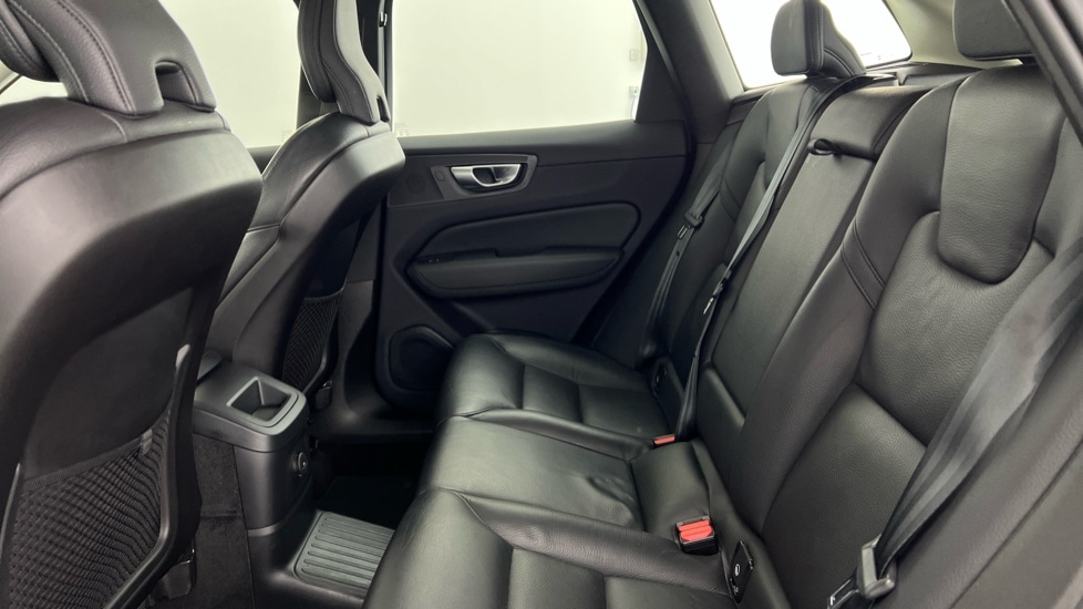 Used Volvo XC60 2023 for sale - 76773130: Photo 33