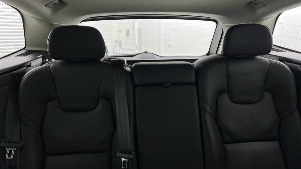 Used Volvo XC60 2023 for sale - 76773130: Photo 36