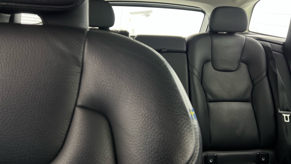 Used Volvo XC60 2023 for sale - 76773130: Photo 37