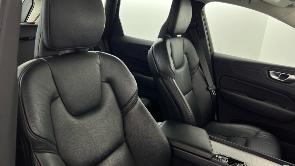 Used Volvo XC60 2023 for sale - 76773130: Photo 38