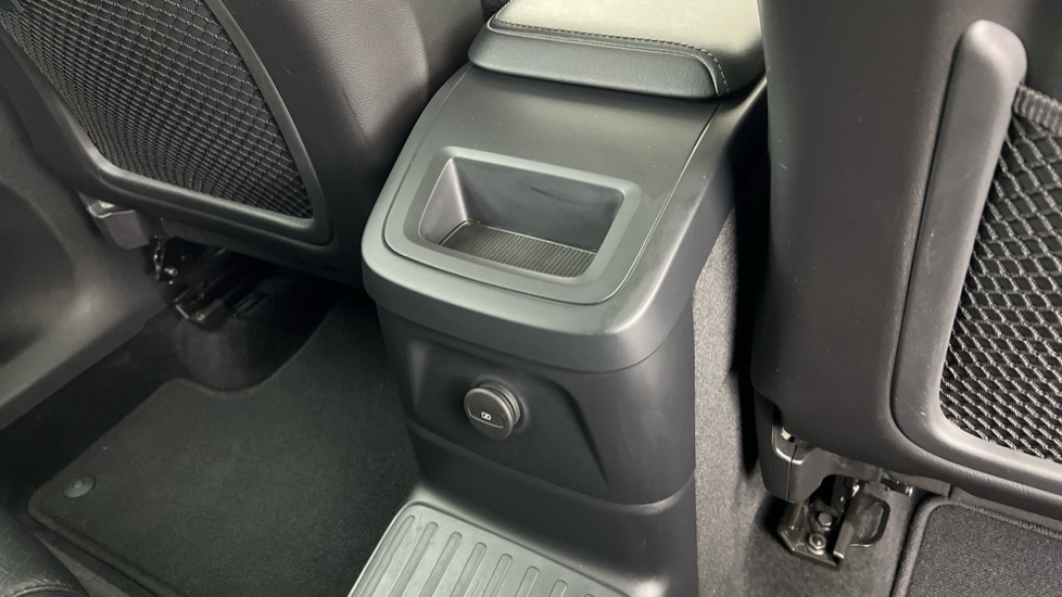 Used Volvo XC60 2023 for sale - 76773130: Photo 40