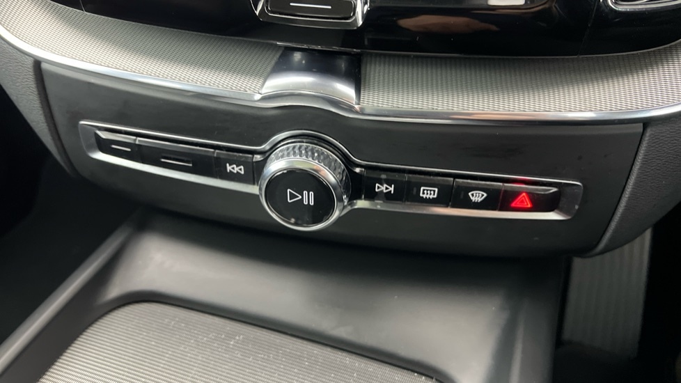 Used Volvo XC60 2023 for sale - 76773130: Photo 50