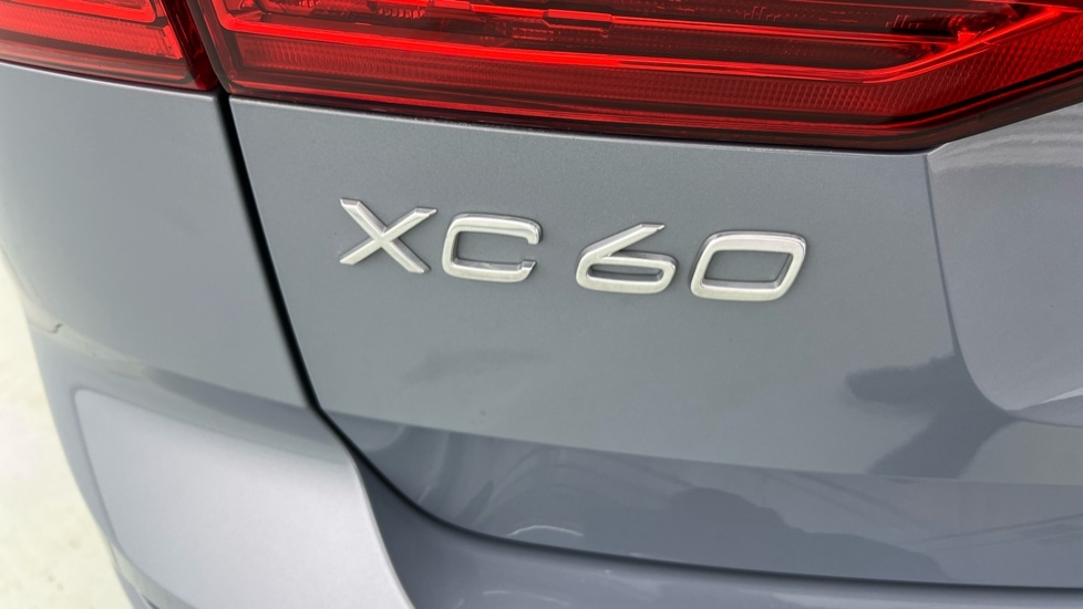 Used Volvo XC60 2023 for sale - 76773130: Photo 54