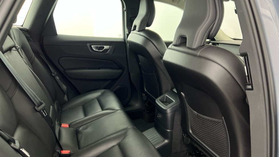 Used Volvo XC60 2023 for sale - 76773130: Photo 6