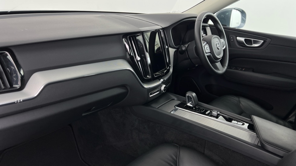 Used Volvo XC60 2023 for sale - 76773130: Photo 61