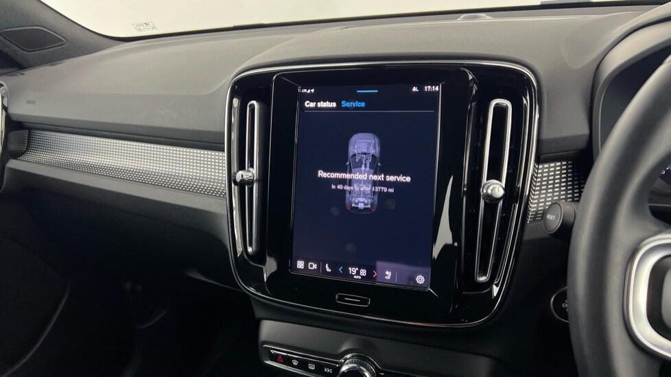 Used Volvo XC40 2024 for sale - 76168637: Photo 15