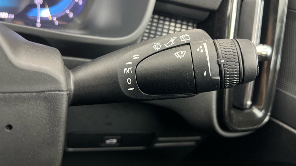 Used Volvo XC40 2024 for sale - 76168637: Photo 23