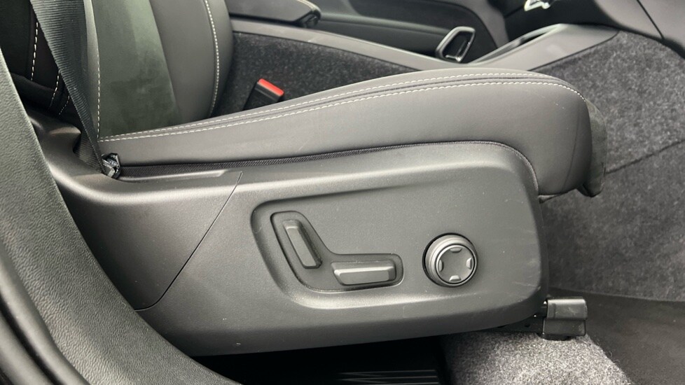 Used Volvo XC40 2024 for sale - 76168637: Photo 30