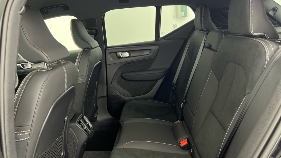 Used Volvo XC40 2024 for sale - 76168637: Photo 33