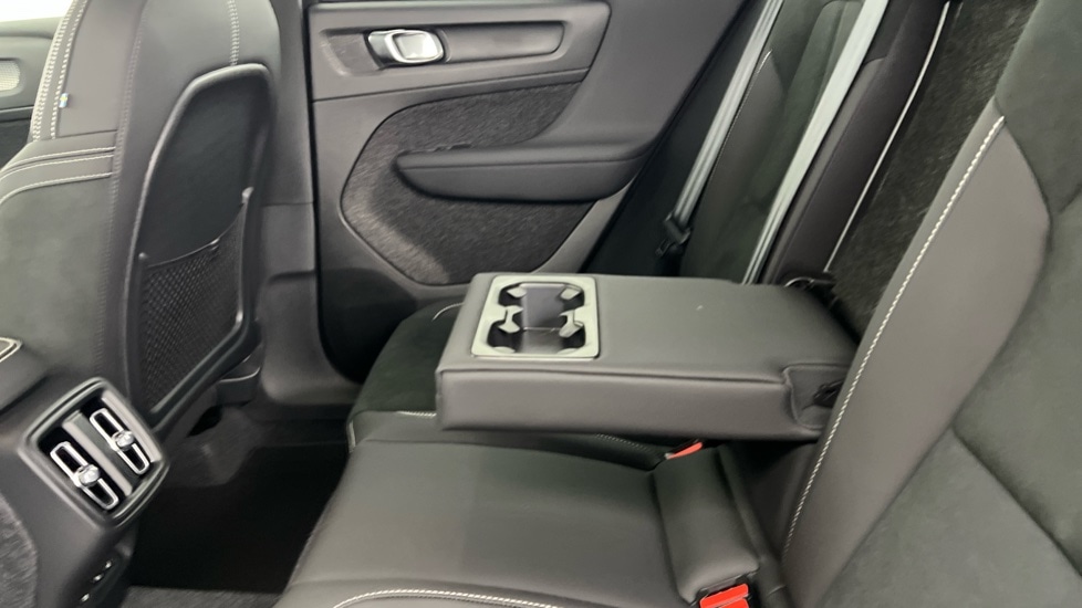 Used Volvo XC40 2024 for sale - 76168637: Photo 34