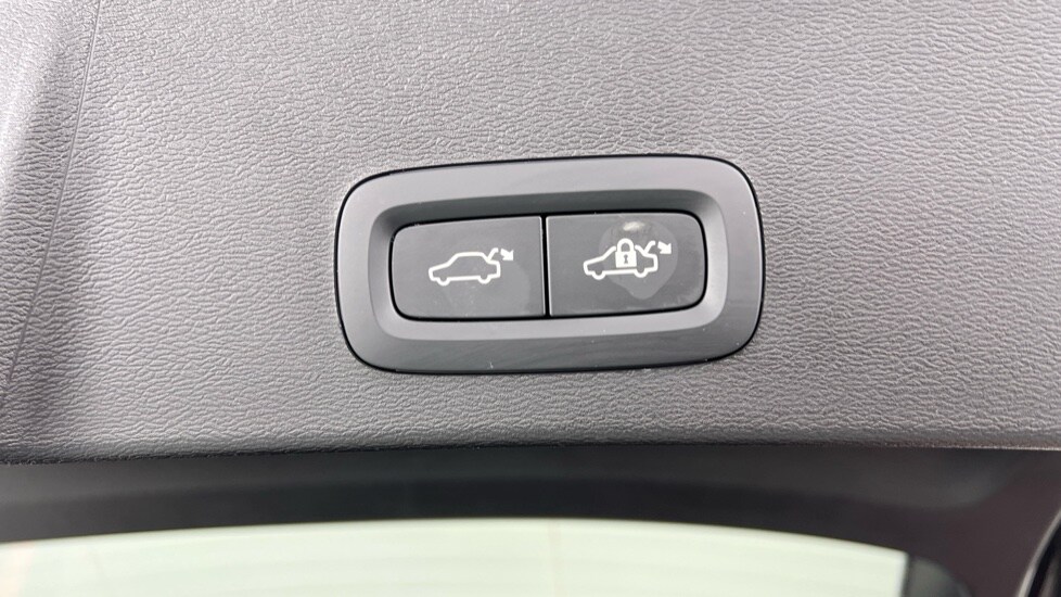 Used Volvo XC40 2024 for sale - 76168637: Photo 35