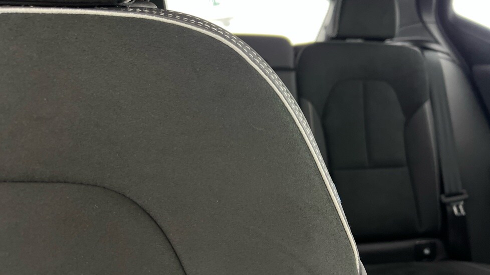 Used Volvo XC40 2024 for sale - 76168637: Photo 37