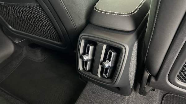 Used Volvo XC40 2024 for sale - 76168637: Photo 39