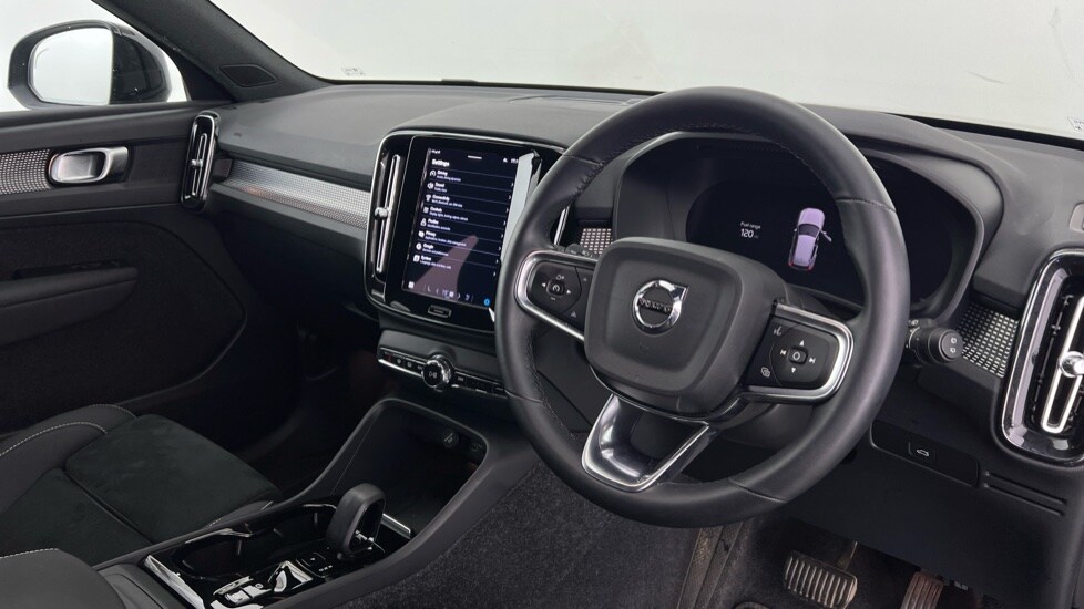 Used Volvo XC40 2024 for sale - 76168637: Photo 4