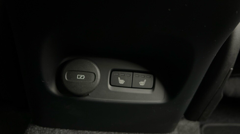 Used Volvo XC40 2024 for sale - 76168637: Photo 40