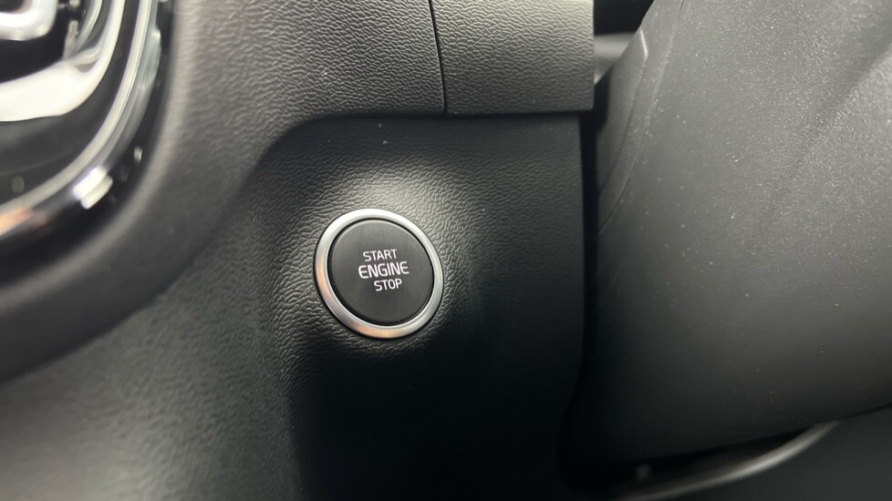 Used Volvo XC40 2024 for sale - 76168637: Photo 41