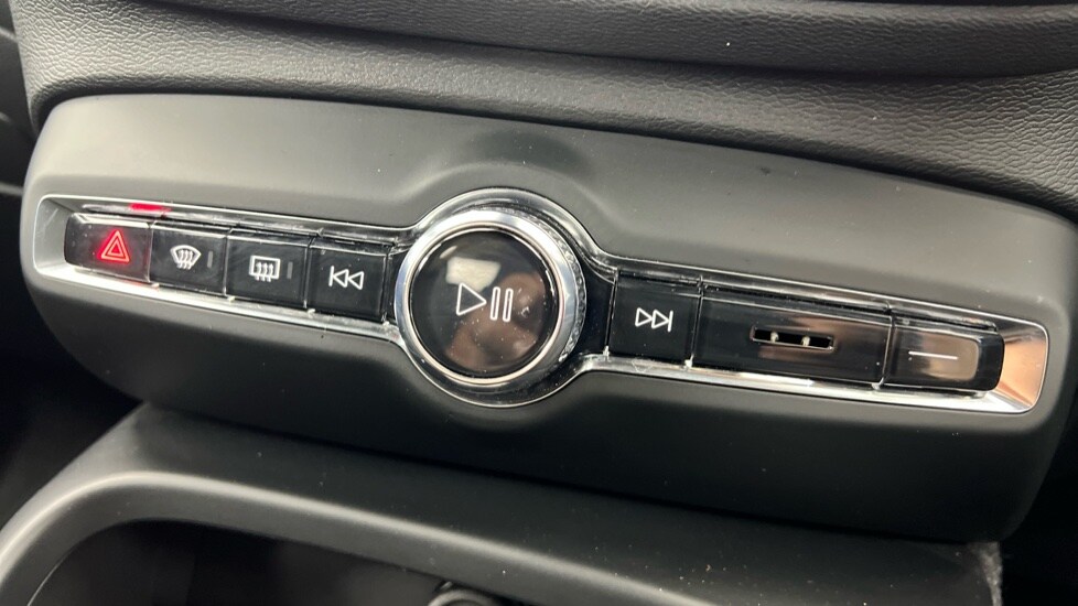 Used Volvo XC40 2024 for sale - 76168637: Photo 42