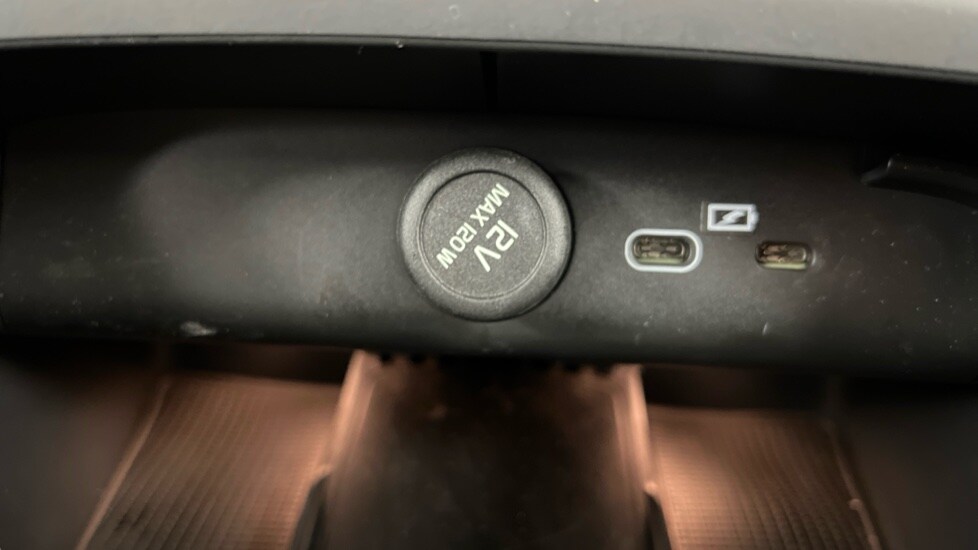 Used Volvo XC40 2024 for sale - 76168637: Photo 43