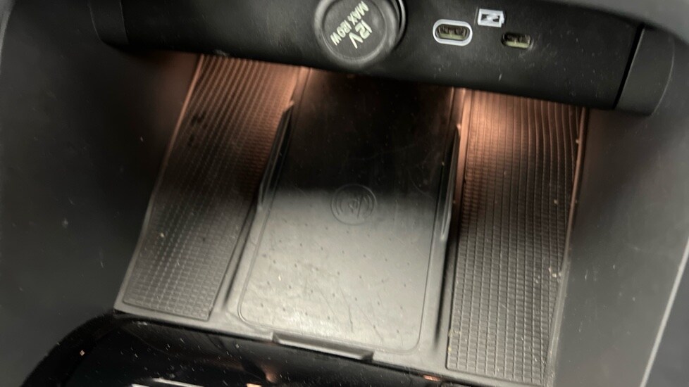 Used Volvo XC40 2024 for sale - 76168637: Photo 44