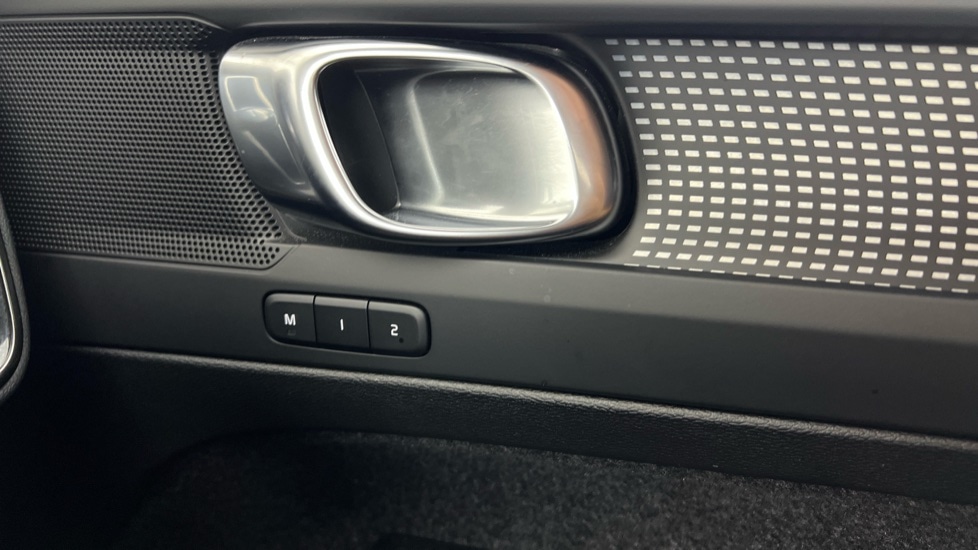 Used Volvo XC40 2024 for sale - 76168637: Photo 45