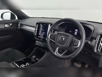 Used Volvo XC40 2024 for sale - 76168637: Photo 4