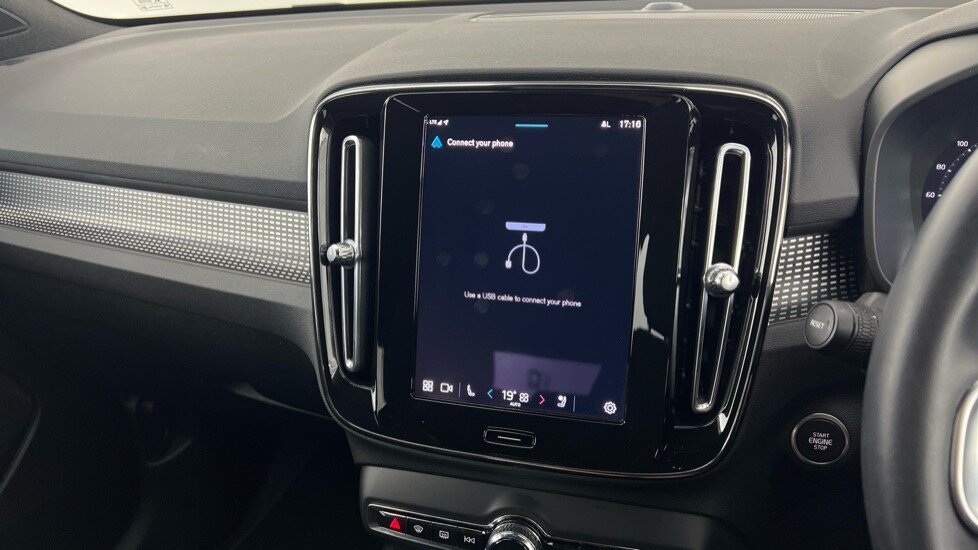 Used Volvo XC40 2024 for sale - 76168637: Photo 50